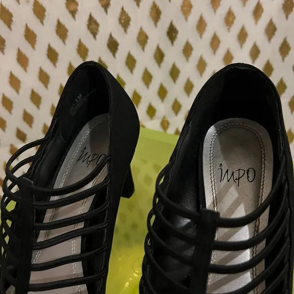 Black Strappy heels pumps size 7 - Image 2