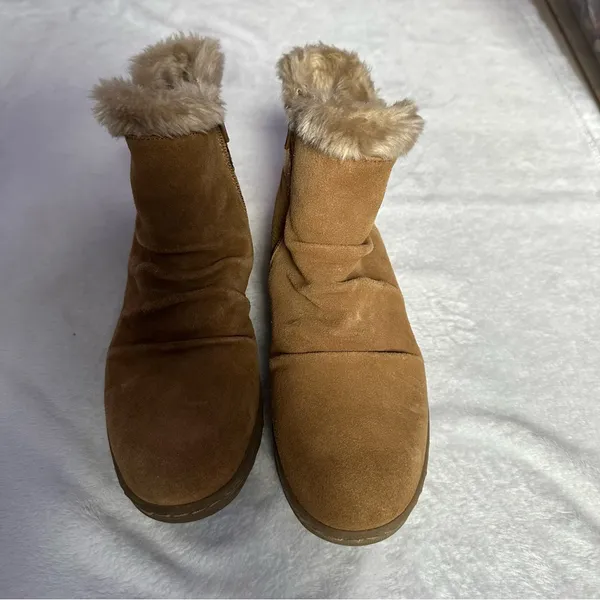 Baretraps Avita Ankle Boots in Whiskey Size 6.5, Bootie, Buckled Strap Accent - Image 2