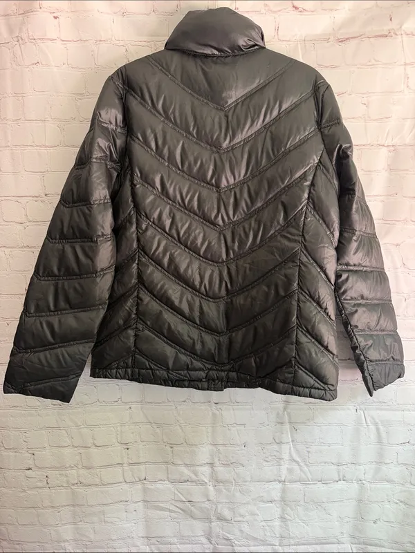 Kenneth Cole Reaction Women's Black Quilted Chevron Puffer Jacket Size Medium - Image 3