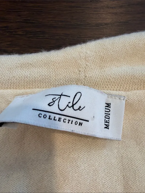 Stile Cream Ruffle-Front Women's Button Cardigan Size Medium - C36-070 - Image 2