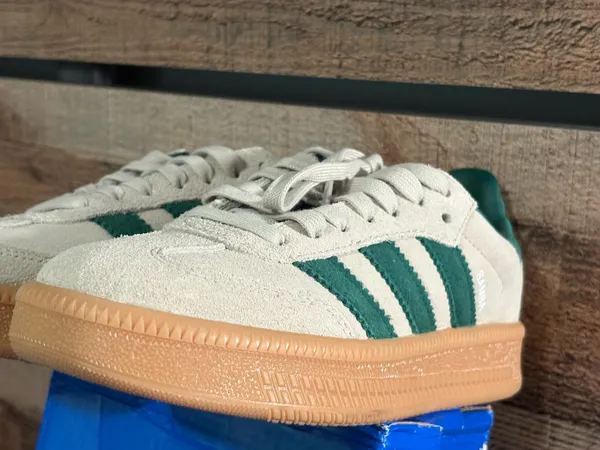 Adidas Samba’s OG in gray with green stripes men’s size 7 women’s size 8.5 - Image 7
