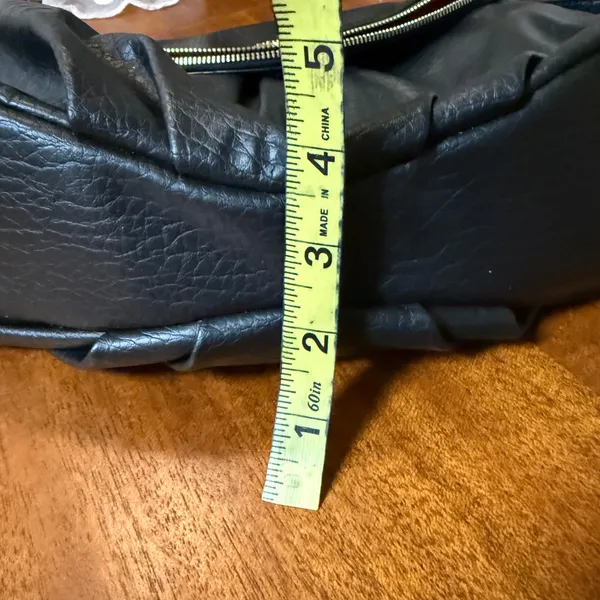 NWOT Juicy Couture Black Slouchy Crossbody Purse Bag Gold Hardware Pink Interior - Image 5