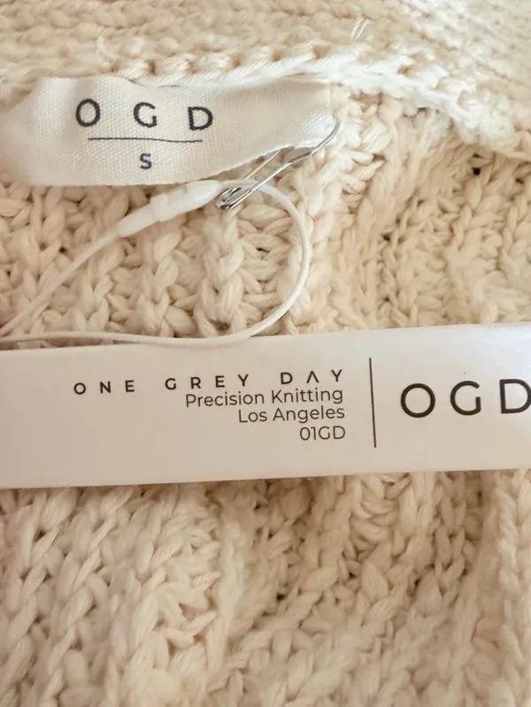 One Grey Day Revolve Oversized Knit Sweater Size Small Cream Cozy Chic NWT - Image 5
