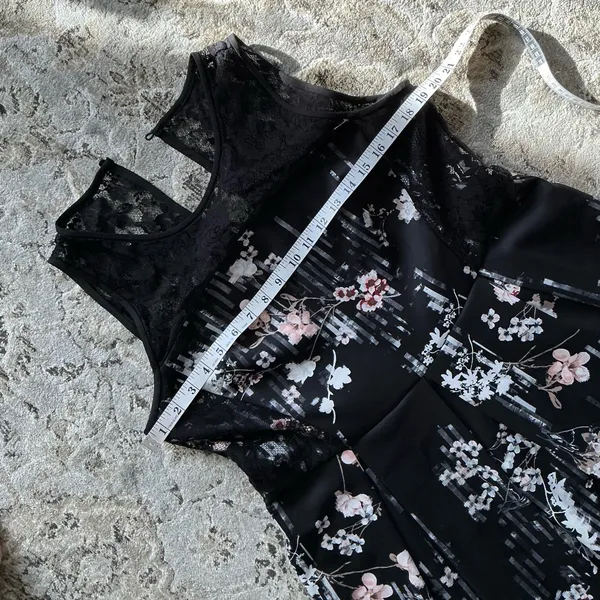 White House | Black Market dress 🌺PRETTY🌷 - Image 6