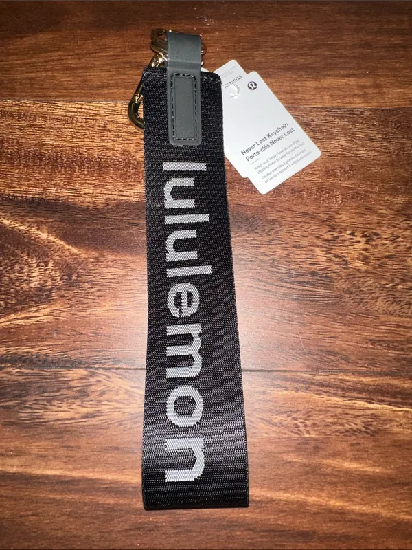 NWT Lululemon Never Lost Keychain in Black/White/Gold - Image 3