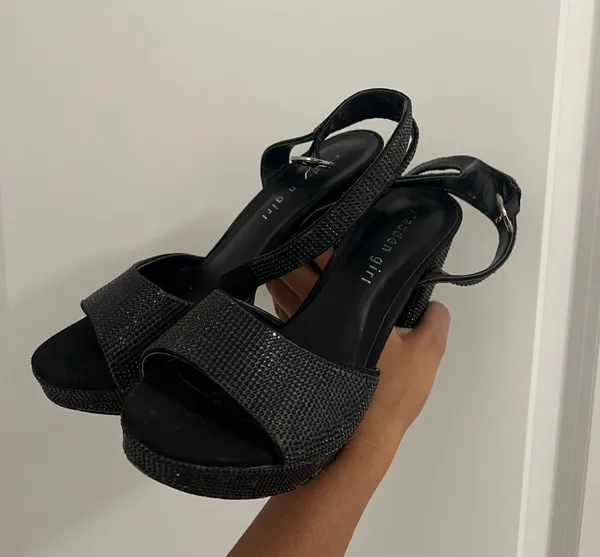 Madden Girl Black heels - Image 2
