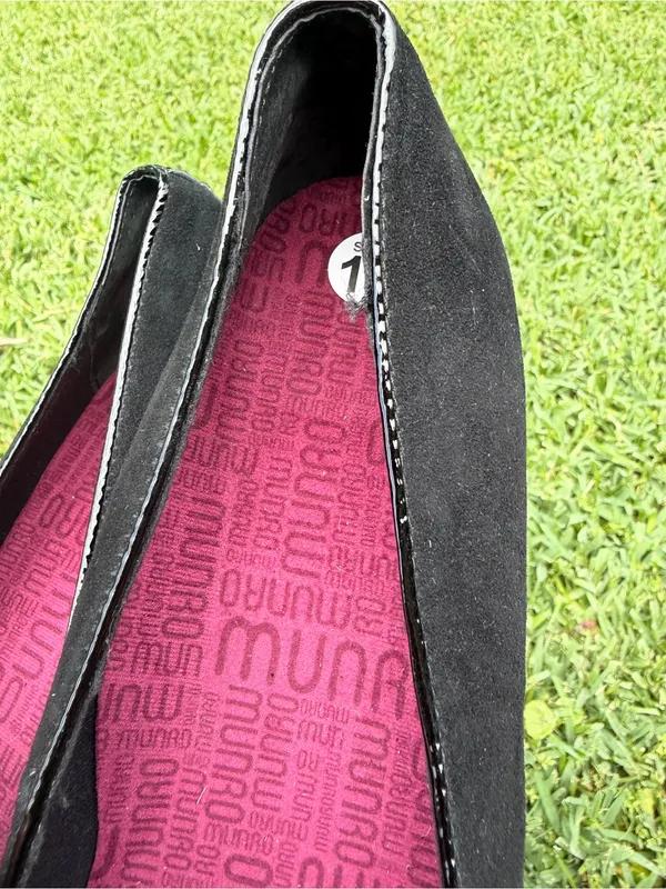Munro Women’s Rossa Black Suede Slip-On Loafers Size 10 - Image 7