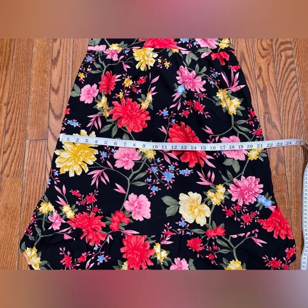 Old Navy Black Floral Dress - Image 8