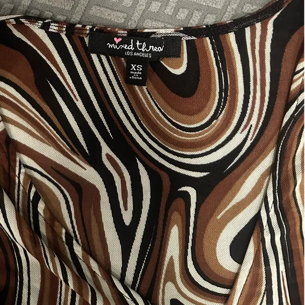 Mixed threads Los Angeles brown and beige swirl patterned top - Image 2