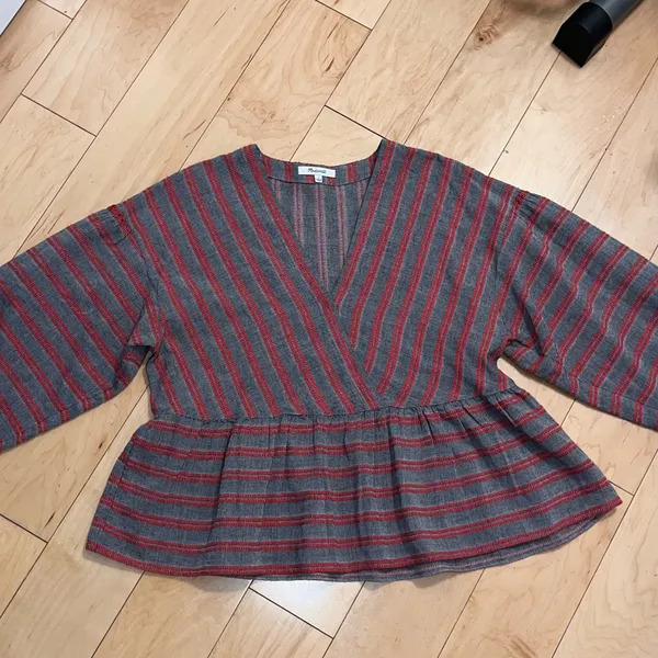 Madewell Striped Bubble-Sleeve Peplum Top V-Neck Size L - Image 5