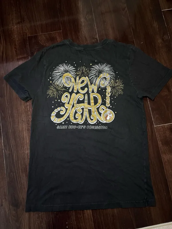 Buc-ee’s New Year 2025 Size Medium T-shirt - Image 2