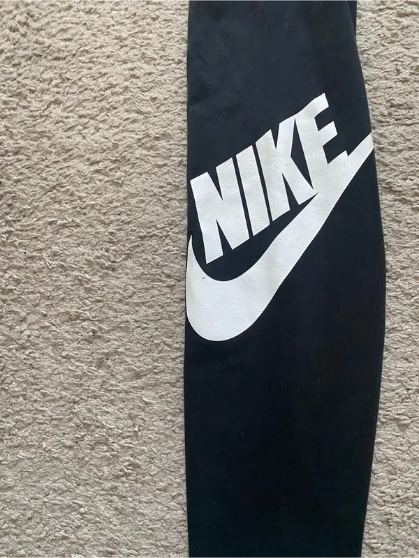 NIKE women’s White Logo Leggings - Image 5