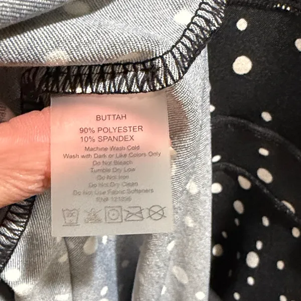 Title Nine Size Medium Black Dress with White Polka Dots - Image 8