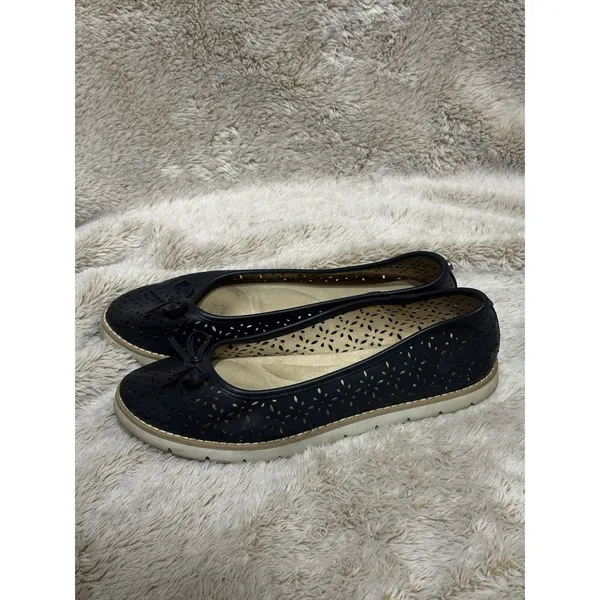 White Mountain Navy Blue Perforated Ballet Flats Comfort Size 9M Women’s Casual - Image 2