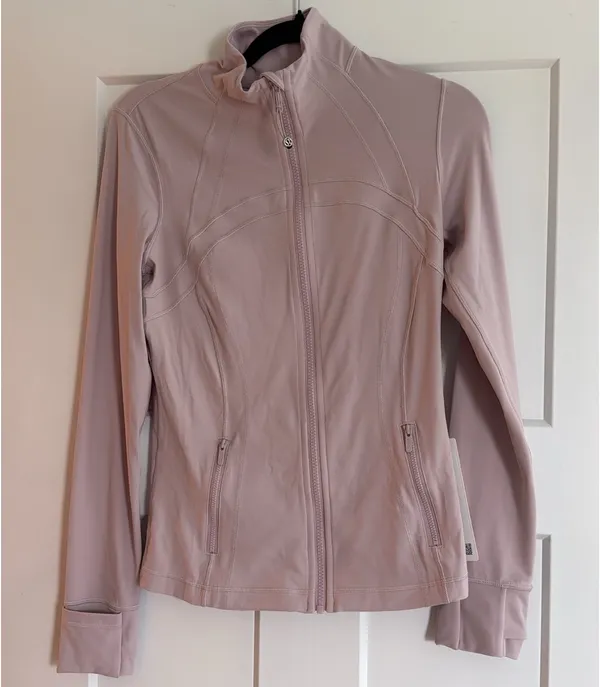 Lululemon Size 8 Define Jacket Hip in Pink - Image 3