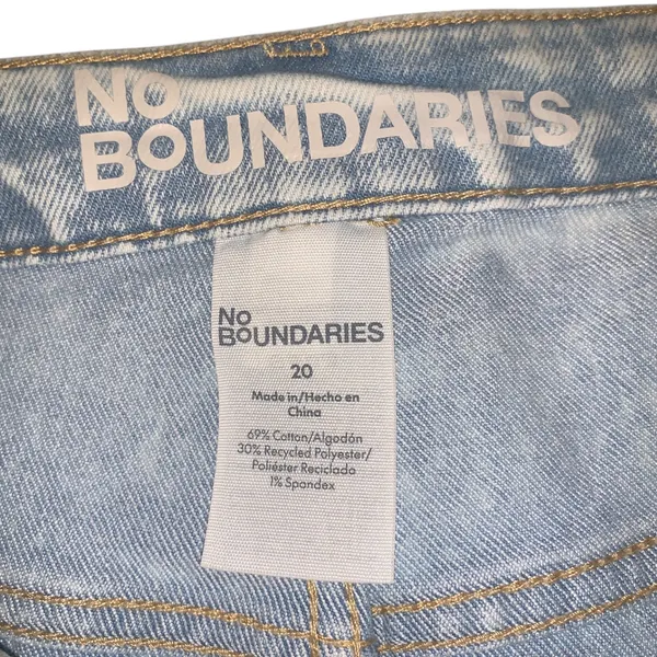 NWT No Boundaries Light Blue Denim Cutoff Shorts Fringe Mid Rise 3” Inseam - Image 4