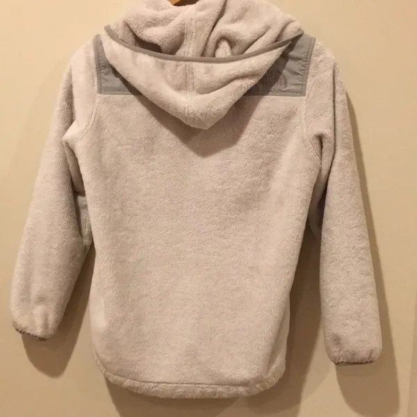 White furry north face fleece jacket - Image 3