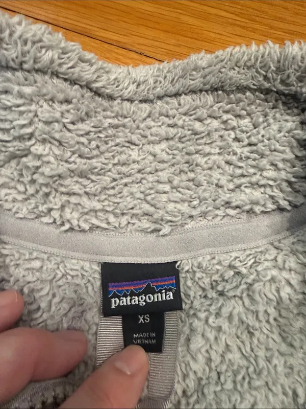 Patagonia women’s quarter zip fleece xsmall. - Image 4