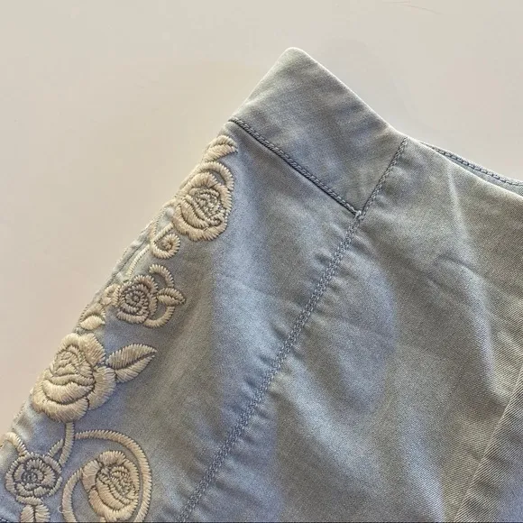 Urban Outfitters Kimchi Blue Embroidered High Waisted Micro‎ Shorts 6 - Image 6