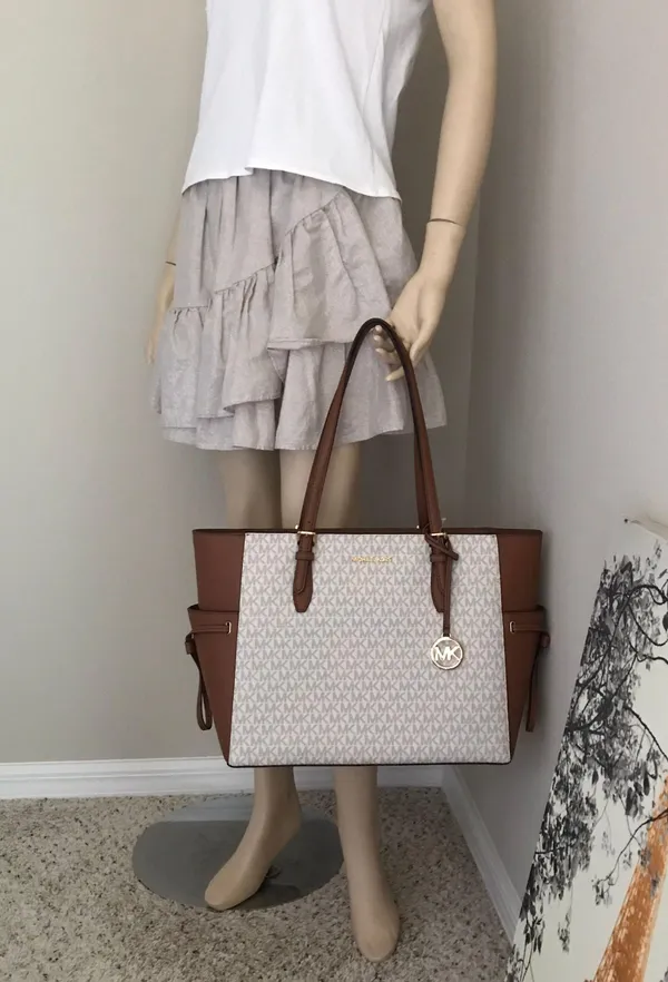 Michael Kors Purse - Image 2