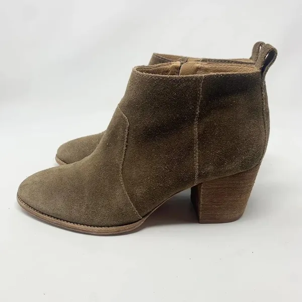 Madewell The Brenner Heel Boot in Tan‎ Suede - Image 9