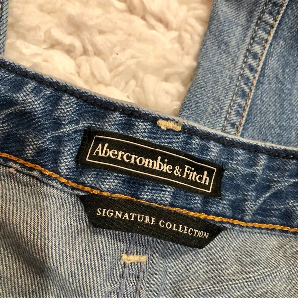 Abercrombie &‎ Fitch Signature Girlfriend Jeans High Waisted Raw Distressed 27 - Image 4