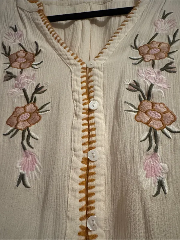 Women’s Cream Embroidered V - Image 2