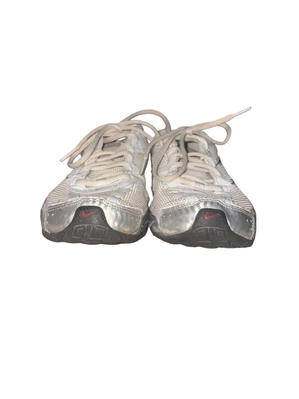 Nike Reax Women’s Run 5 Size 8 Sneakers - Image 4