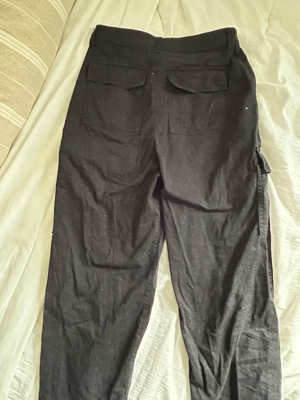 Universal Threads Black Cargo Pants - Image 4