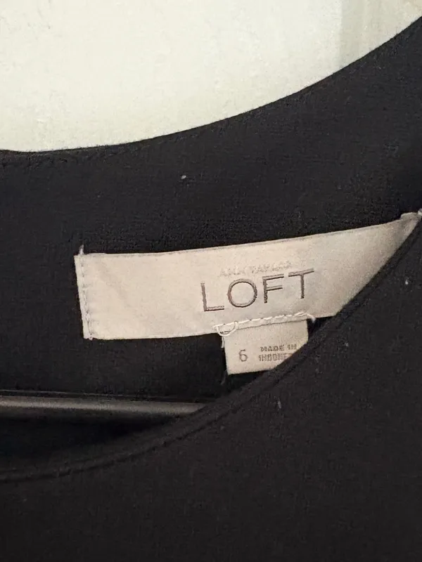 LOFT Short Sleeve Color Block Shift Dress with a Pink Bow Zipper Up Back - Image 5