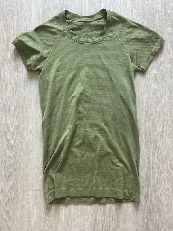 lululemon athletica swiftly tech size 4 -like new - Image 2