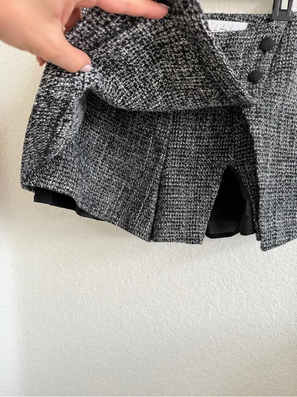 L’Academie Revolve Tweed Mini Skirt Skort with Side Button Detail Black White XS - Image 6
