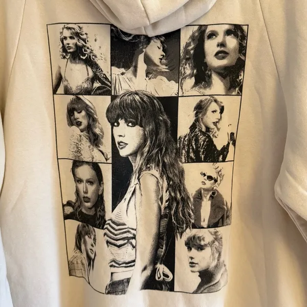 Taylor Swift‎ Eras Tour Sweatshirt Cream Black Size XL - Image 5