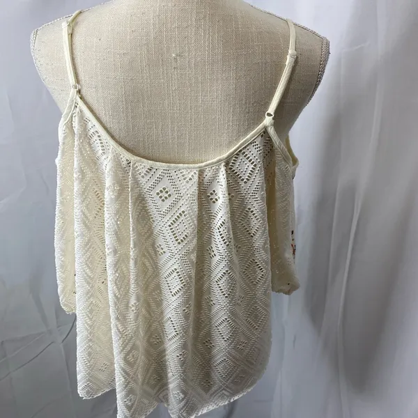 Miss Me lace eyelet cold shoulder top size small embroidered front - Image 10