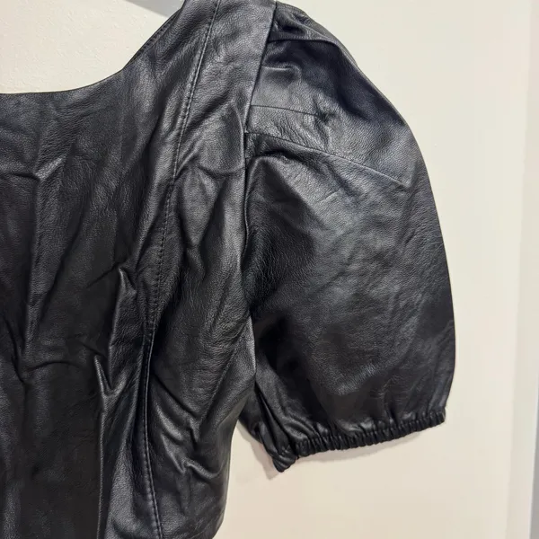 Boohoo PU Leather Cropped Open Back Top Shirt Puff Sleeve Size 8 Medium - Image 3