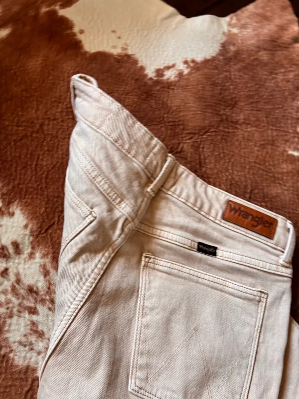 Women's Flare Jeans Beige Bell Bottom Pants Wranglers size 10/30 X 32 High rise fierce flares - Image 5