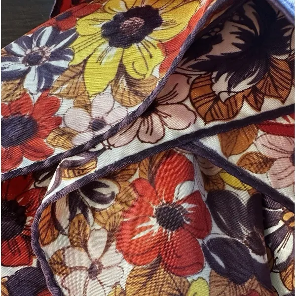 Vintage 1970s Floral Scarf‎ Made in Japan Rolled Hem Mod Brown Pink Autumn 25x25 - Image 6