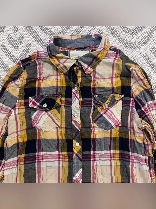 Arizona Jeans Women’s Plaid Button Up Shirt Medium - Image 2