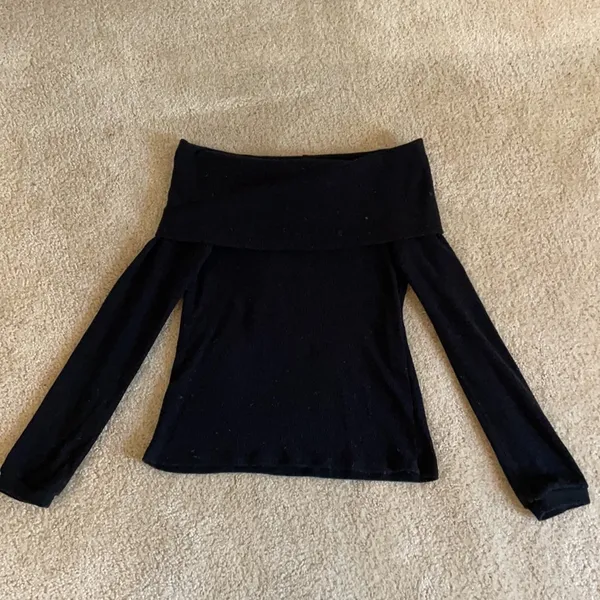 | Black Off Shoulder Turtleneck Crop Sweater l Size XS-S - Image 2