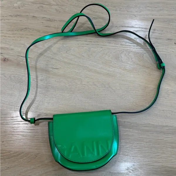 Ganni Banner Nano convertible Saddle Bag green - Image 4