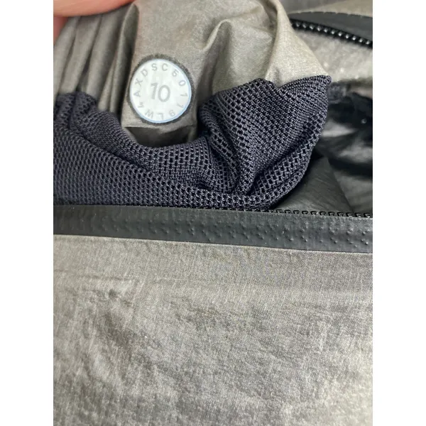 Lululemon Drizzle Down Lightweight Grey Full‎ Zip Rain Jacket Women's Size 10 - Image 7