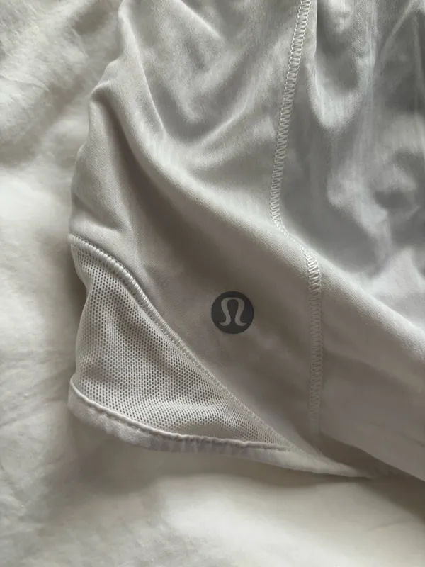 Lululemon Hotty-Hot Low-Rise Short 2.5” Color:White - Image 3