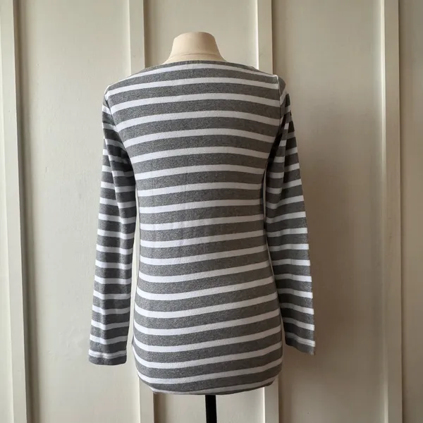 GAP Maternity Gray & White Striped Long Sleeve Top - Image 4