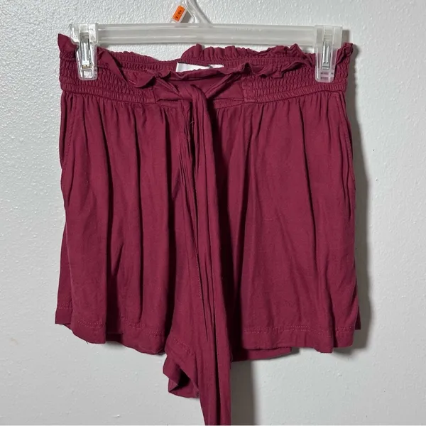 Hollister Women Red Elastic‎ Ultra High-rise Shorts Size Small. - Image 2