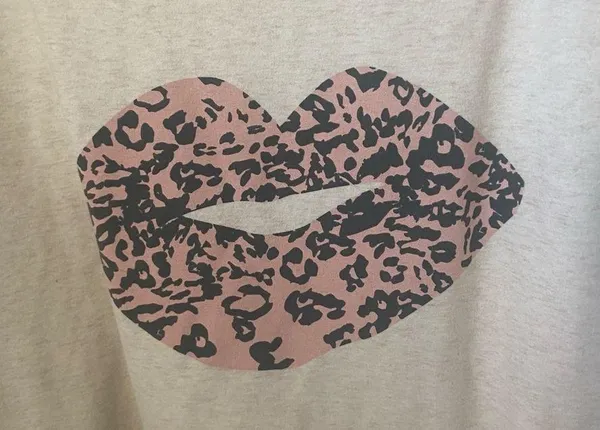 Wildfox Womens sweatshirt medium lip leopard Long Sleeve Casual Lounge Coz… - Image 2