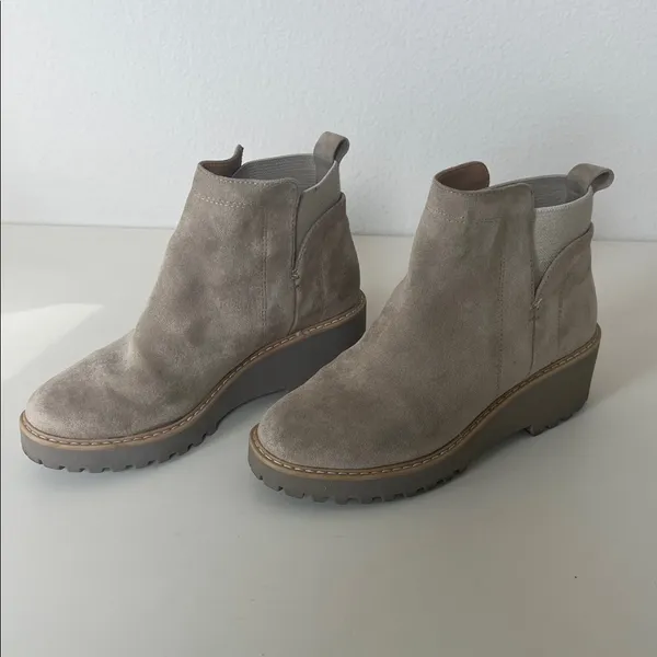 Dolce Vita Taupe Ankle Boots Tan Size 8.5 - Image 3