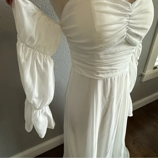 White Off Shoulder Flounce Sleeve Ruched‎ Chiffon Maxi Dress Size Small - Image 5