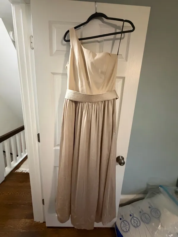 champagne Vera Wang bridesmaids dress - Image 4