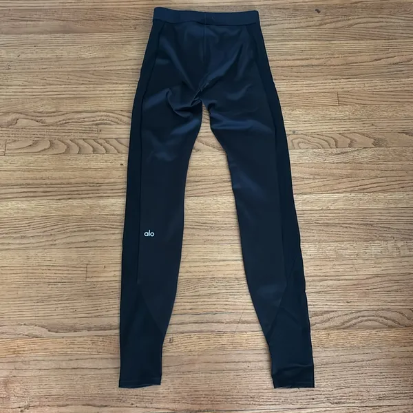 Alo Yoga Black Leggings With Mesh - Image 4