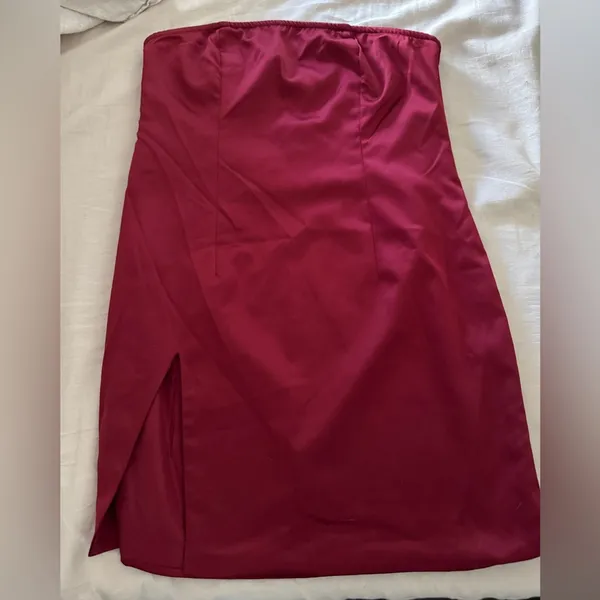 NEW!!‎ PrettyLittleThing Cherry Red Satin Bandeau Split Hem Bodycon Dress - Image 2